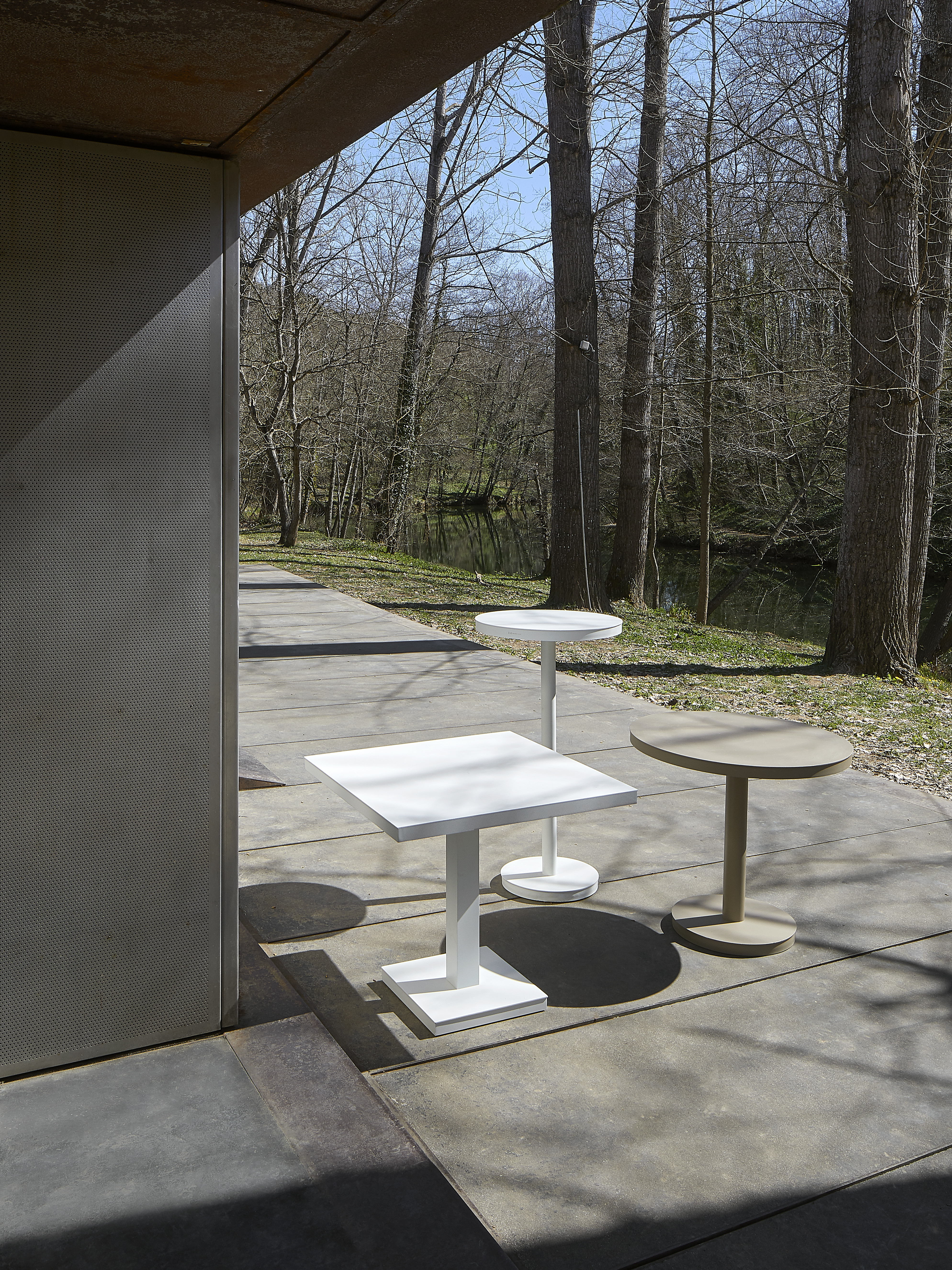 Mesa Barcino 80x80 Pie Central